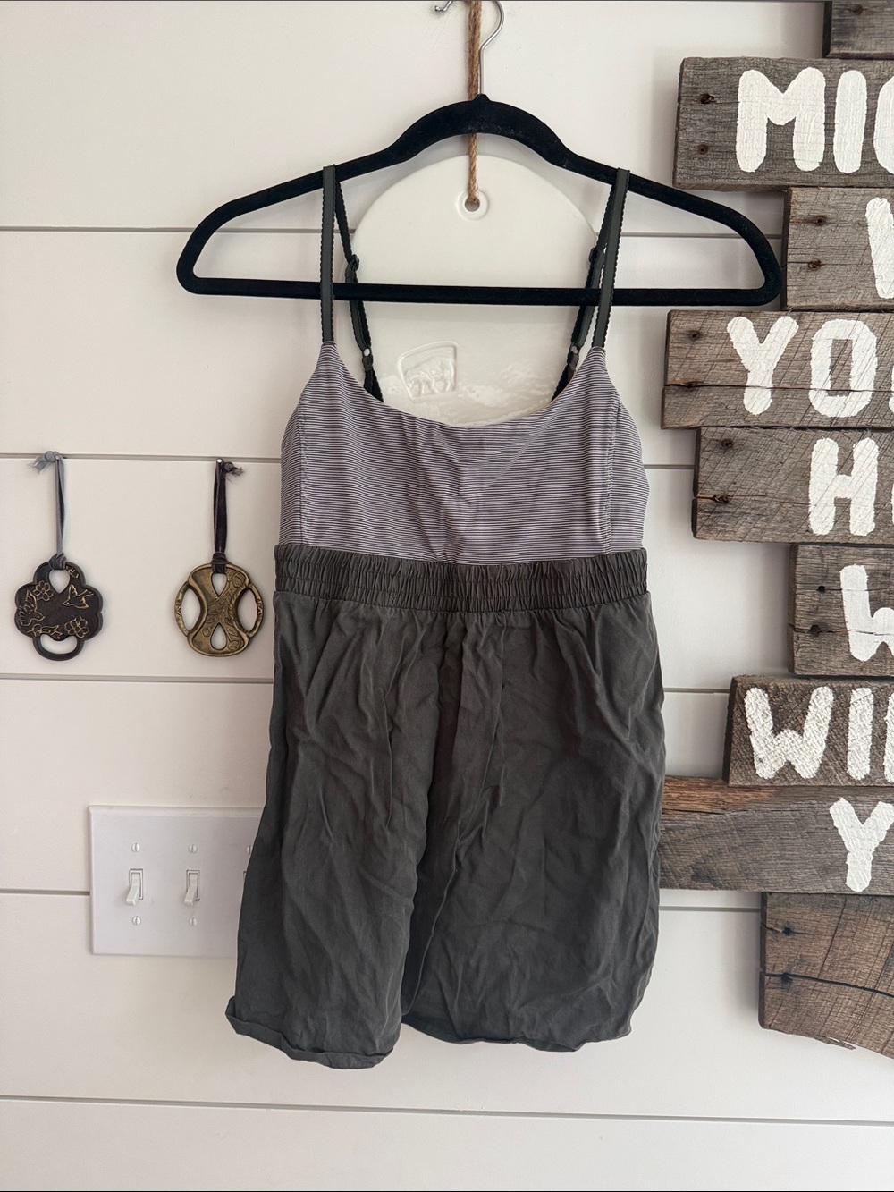 Lululemon size 4 silk top